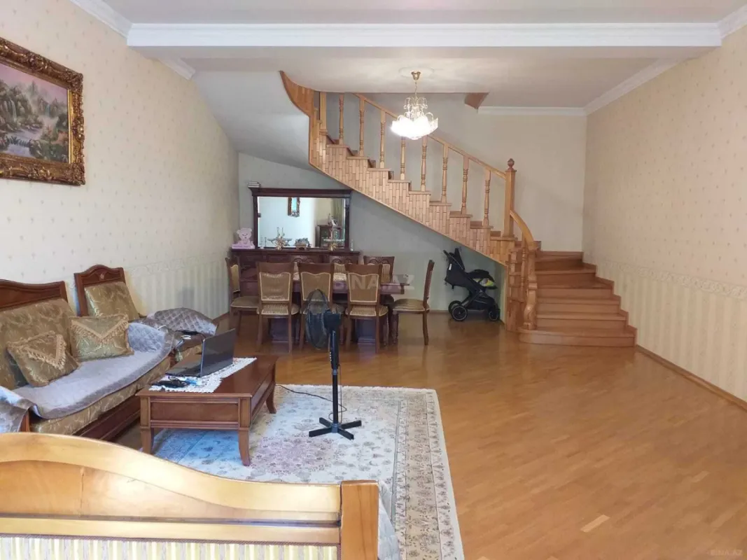 Satılır 6 otaqlı həyət evi 436 m²