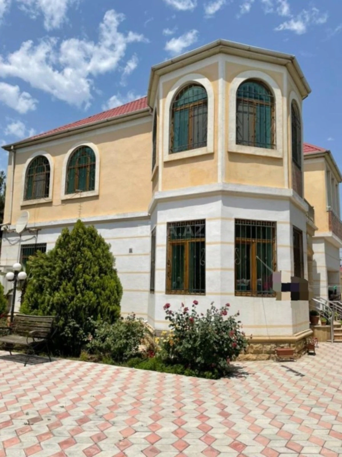 Satılır 6 otaqlı həyət evi 436 m²
