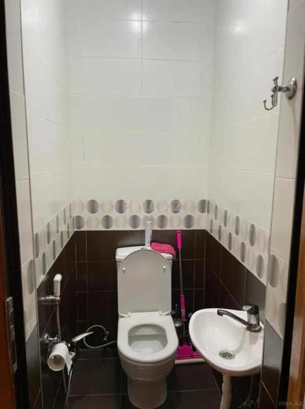 Satılır 6 otaqlı həyət evi 436 m²