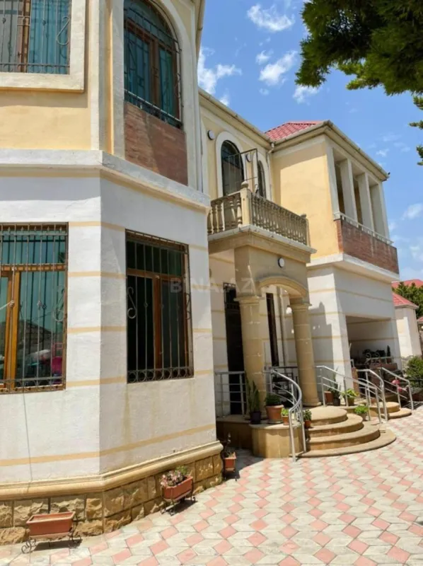 Satılır 6 otaqlı həyət evi 436 m²