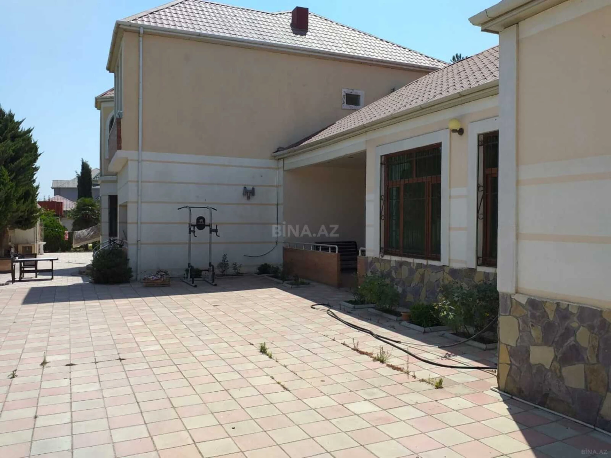 Satılır 6 otaqlı həyət evi 436 m²