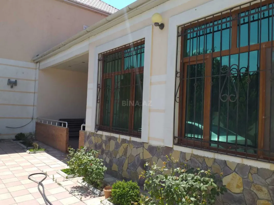 Satılır 6 otaqlı həyət evi 436 m²
