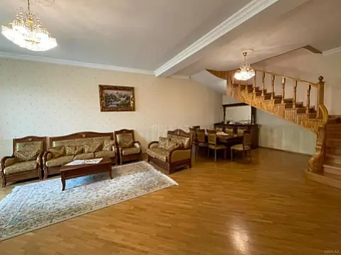 Satılır 6 otaqlı həyət evi 436 m²