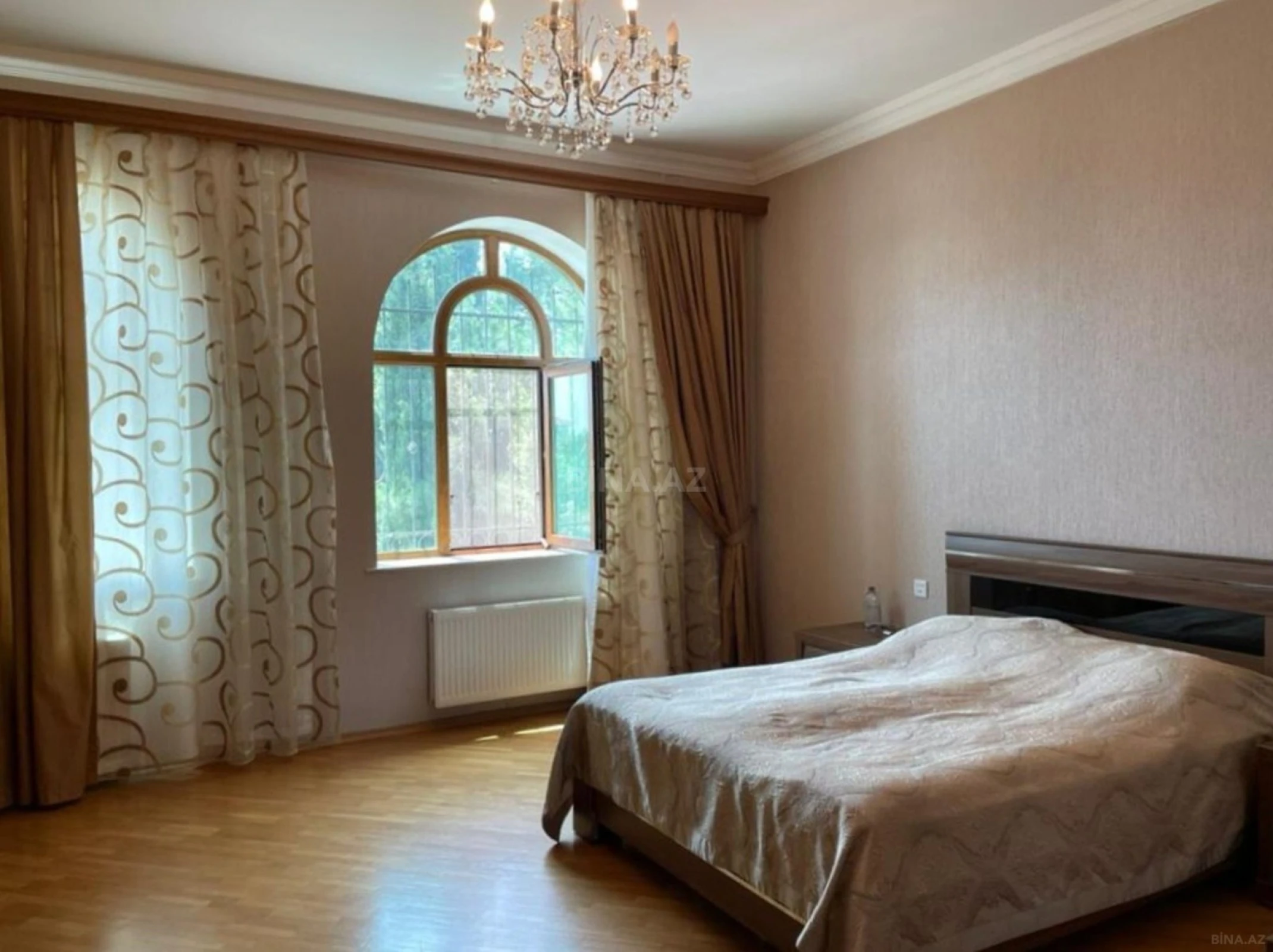 Satılır 6 otaqlı həyət evi 436 m²
