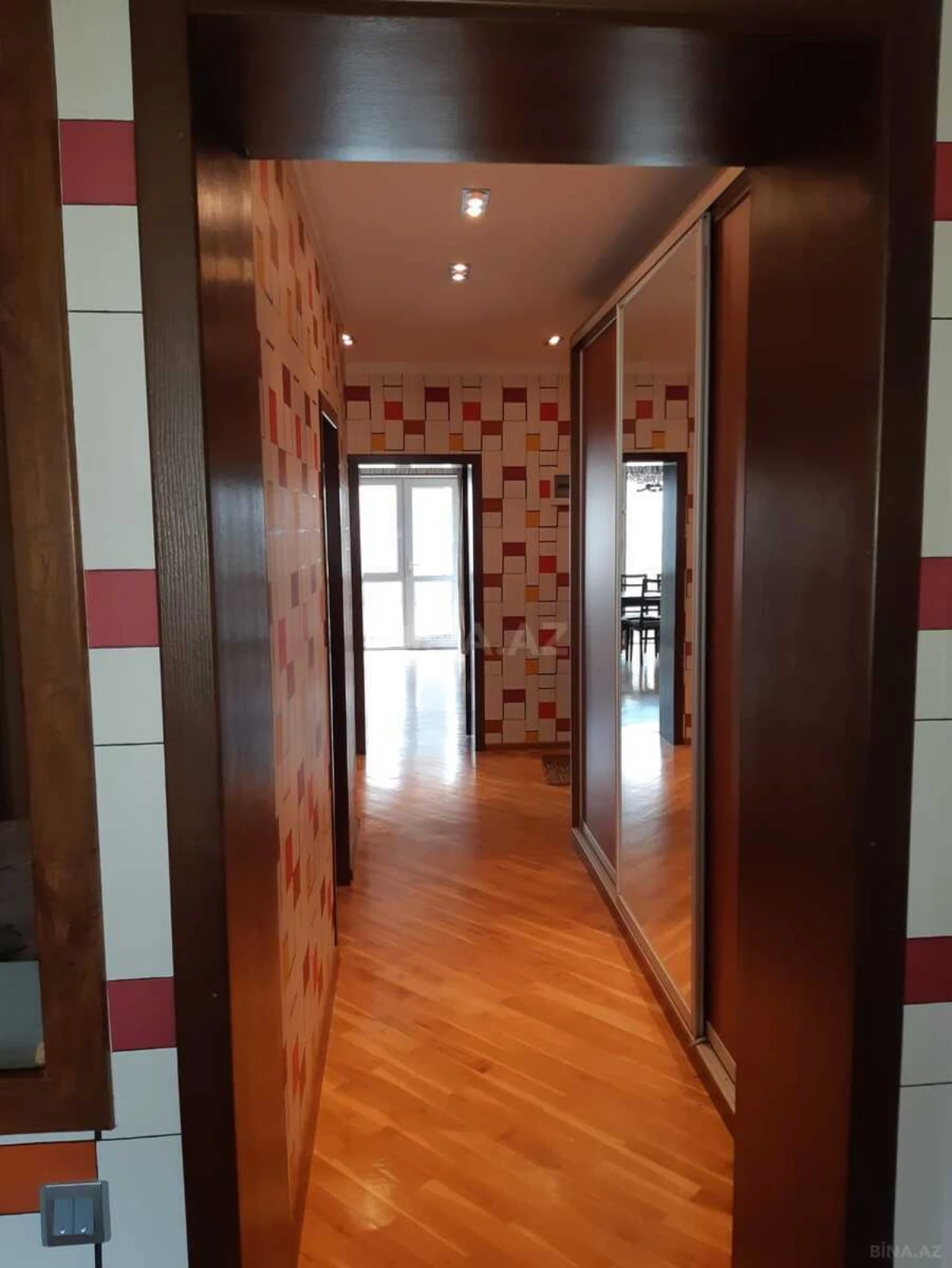 Kirayə verilir 2 otaqlı mənzil 64 m²