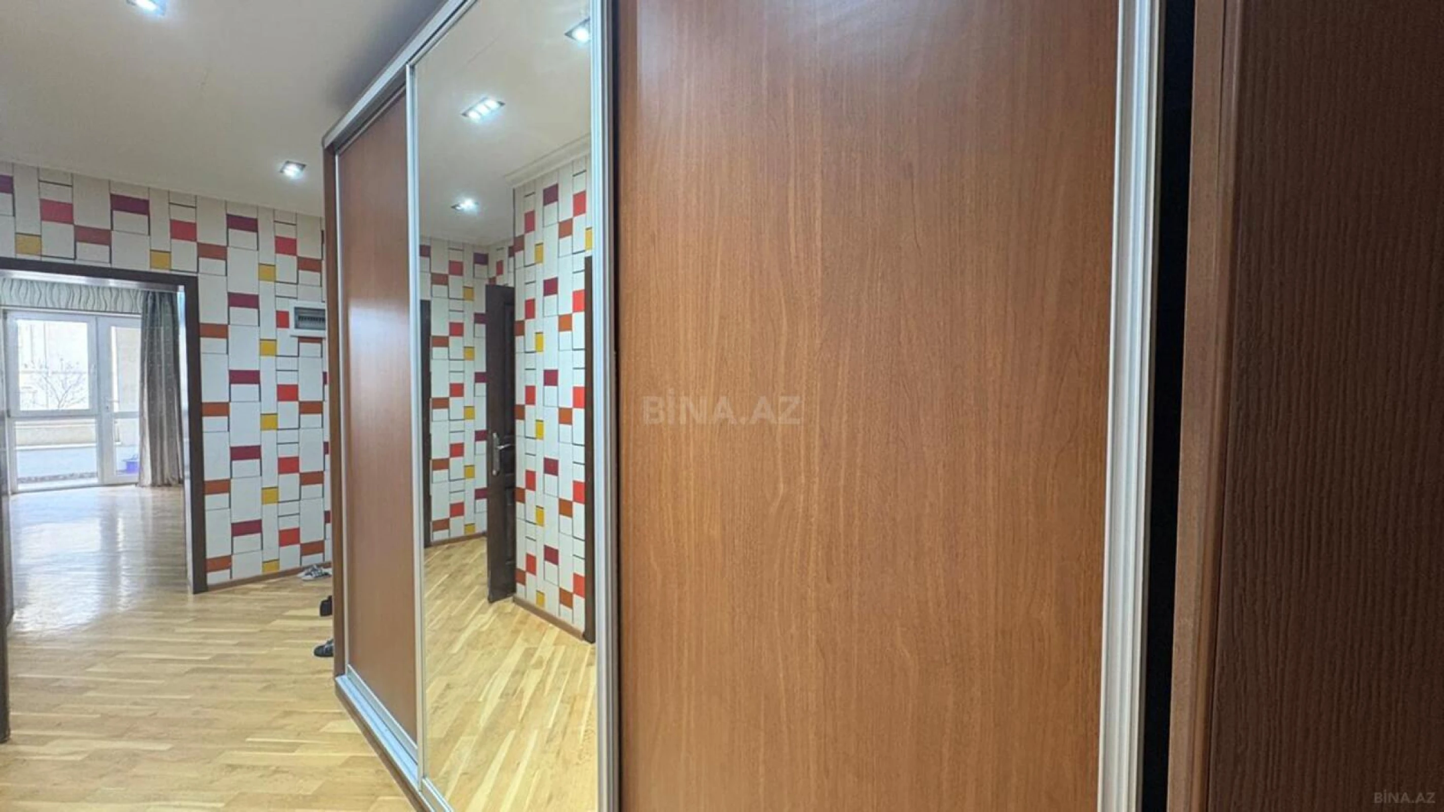Kirayə verilir 2 otaqlı mənzil 64 m²