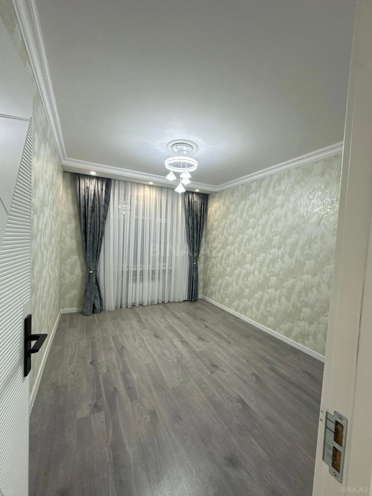 Satılır 3 otaqlı mənzil 82 m²