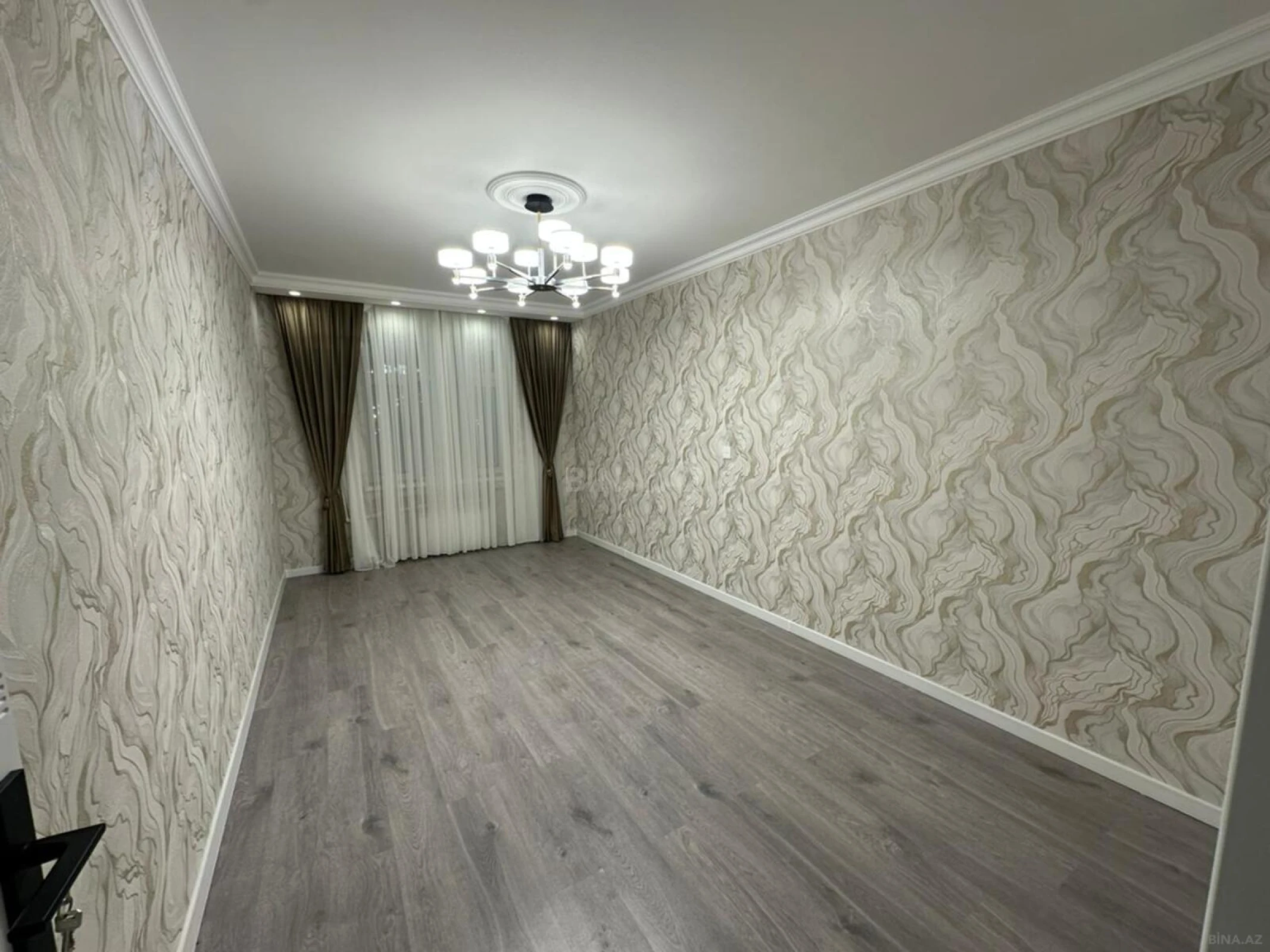 Satılır 3 otaqlı mənzil 82 m²