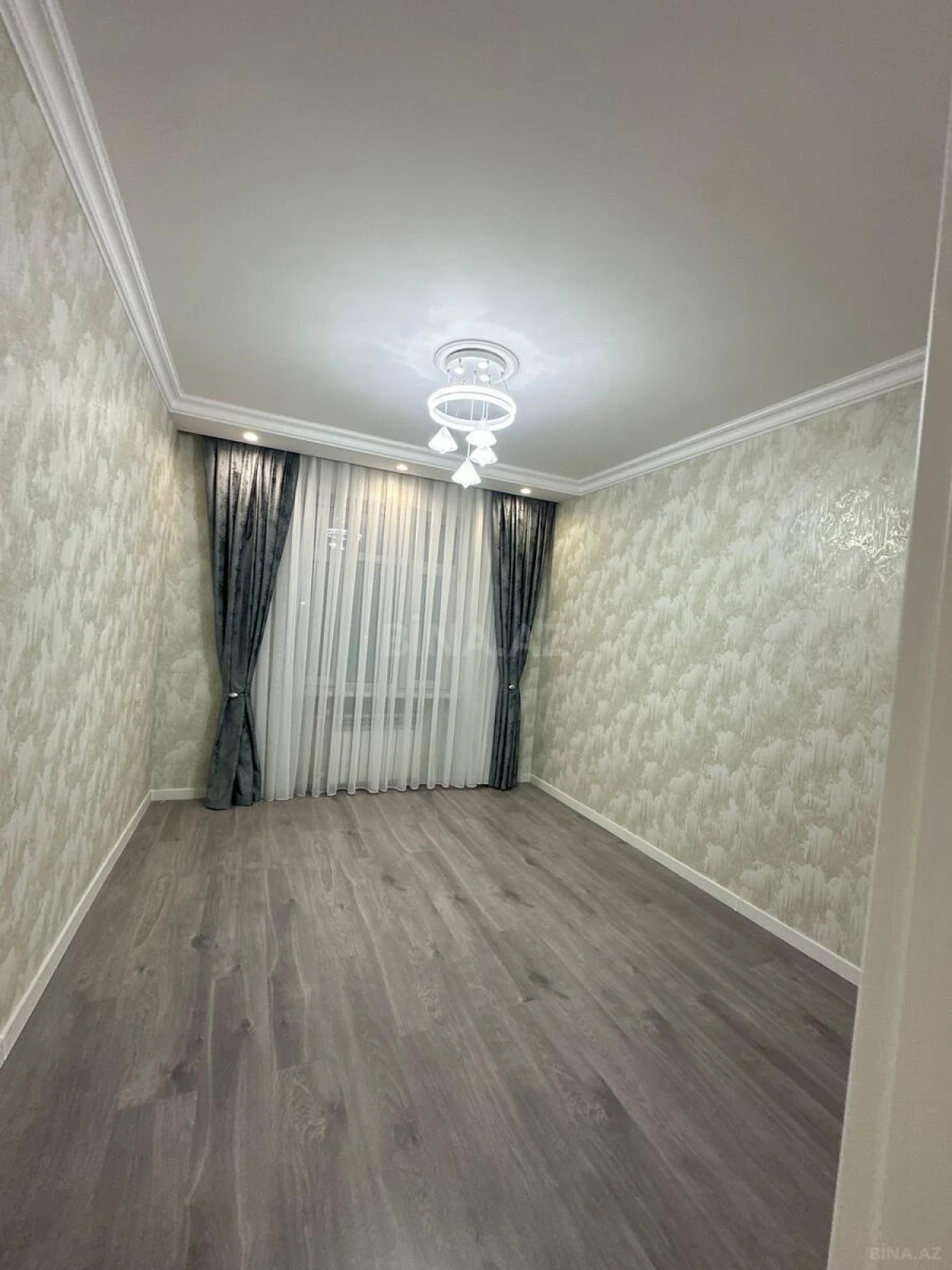 Satılır 3 otaqlı mənzil 82 m²