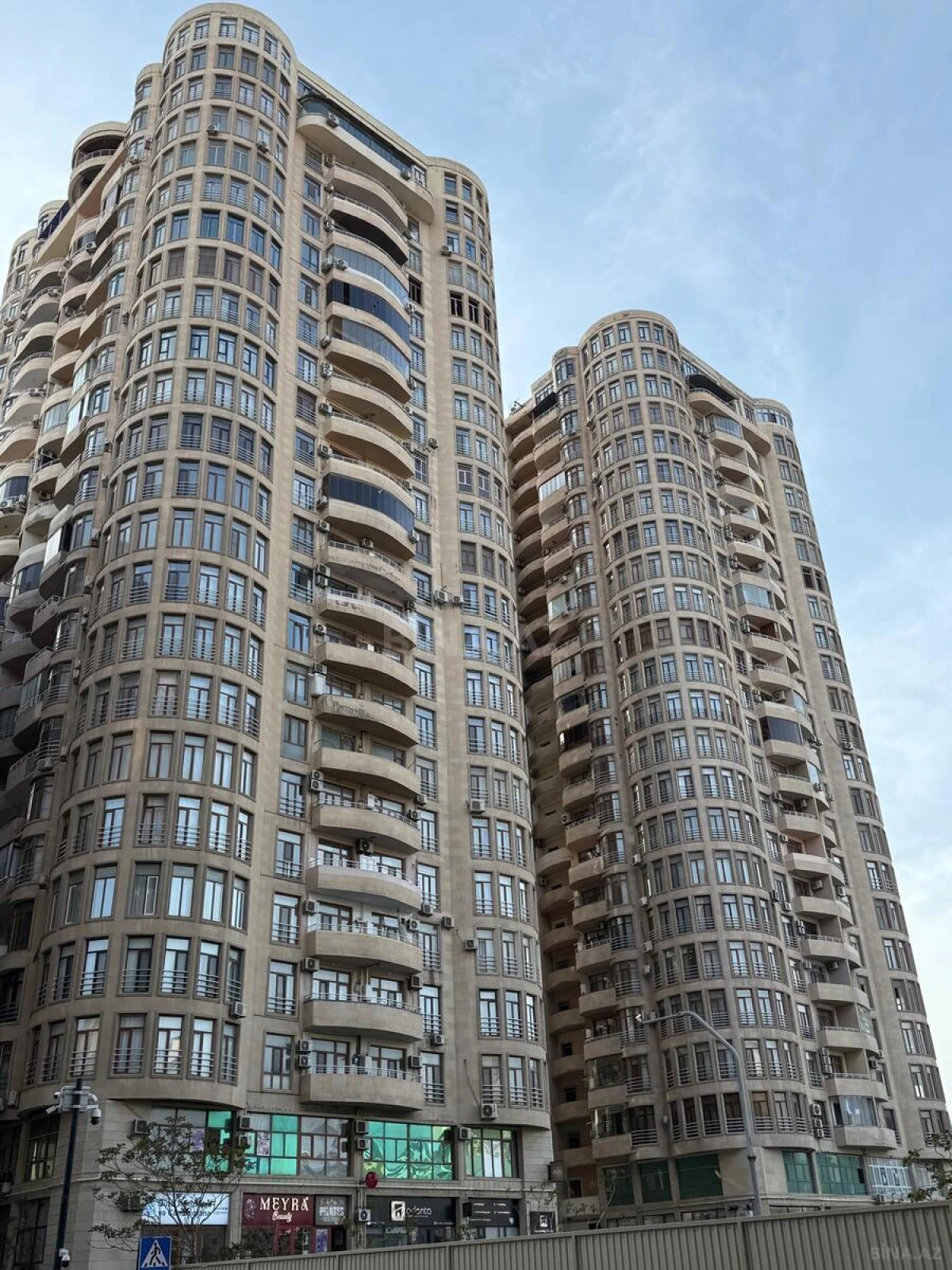 Kirayə verilir 3 otaqlı mənzil 160 m²