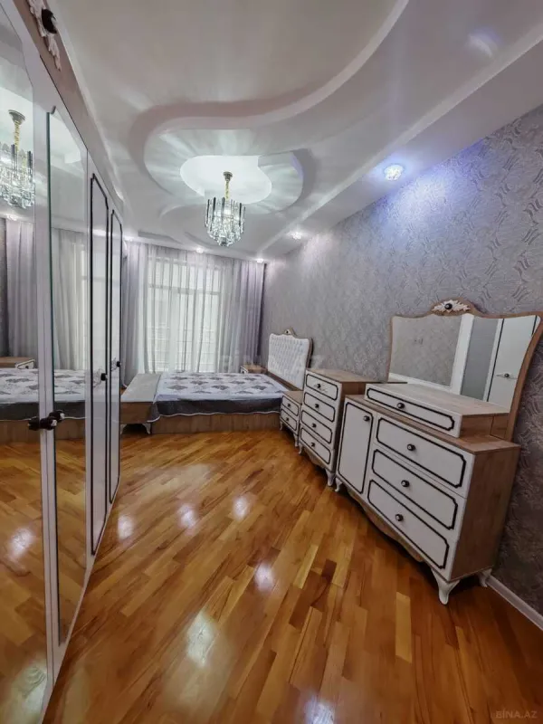 Kirayə verilir 3 otaqlı mənzil 160 m²