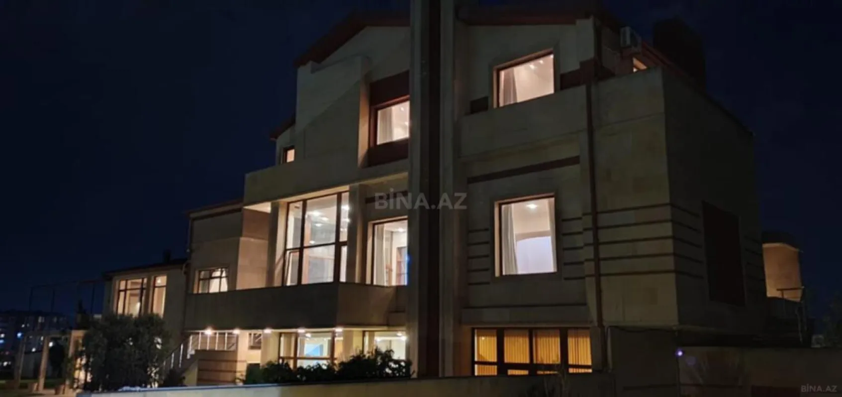 Satılır 7 otaqlı həyət evi 500 m²