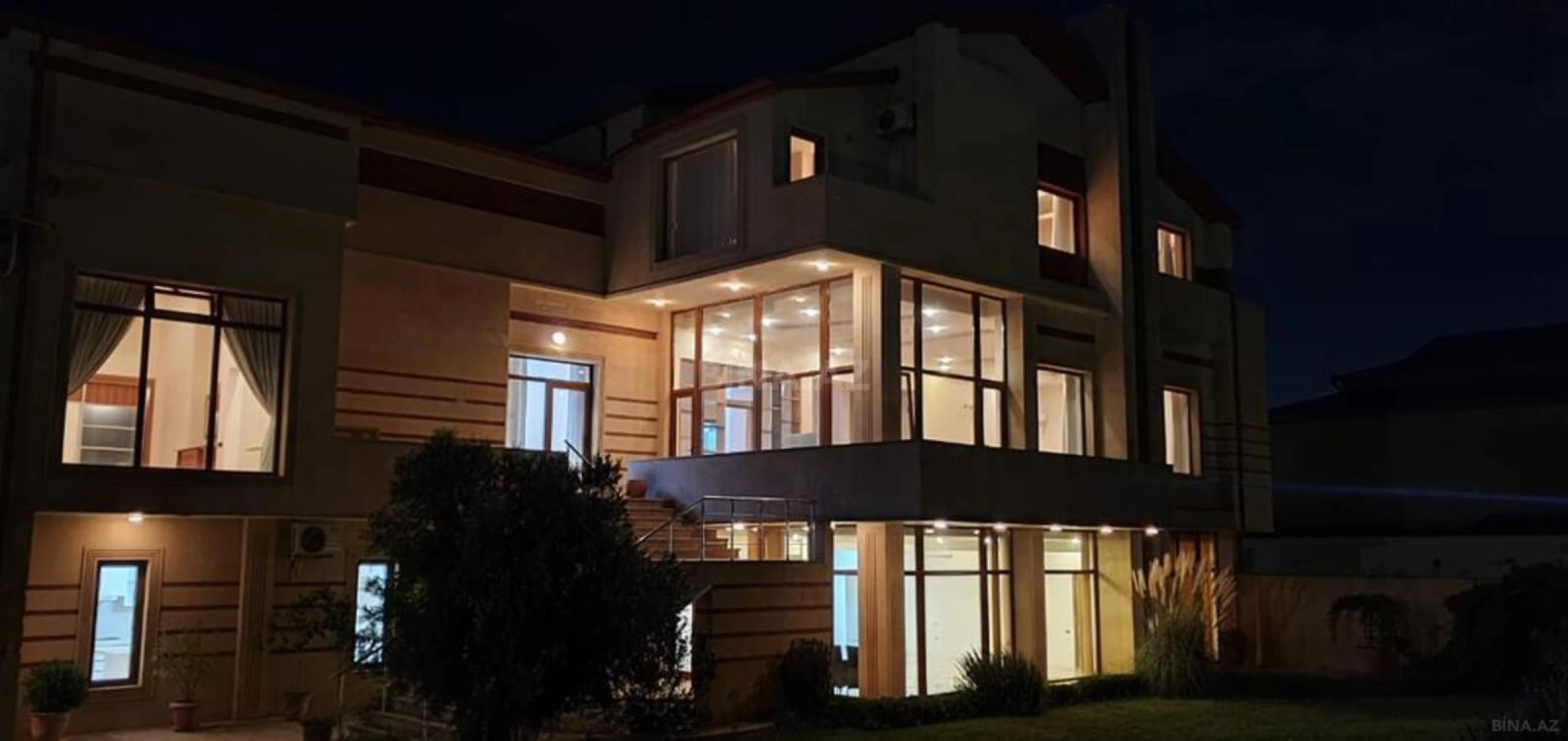 Satılır 7 otaqlı həyət evi 500 m²