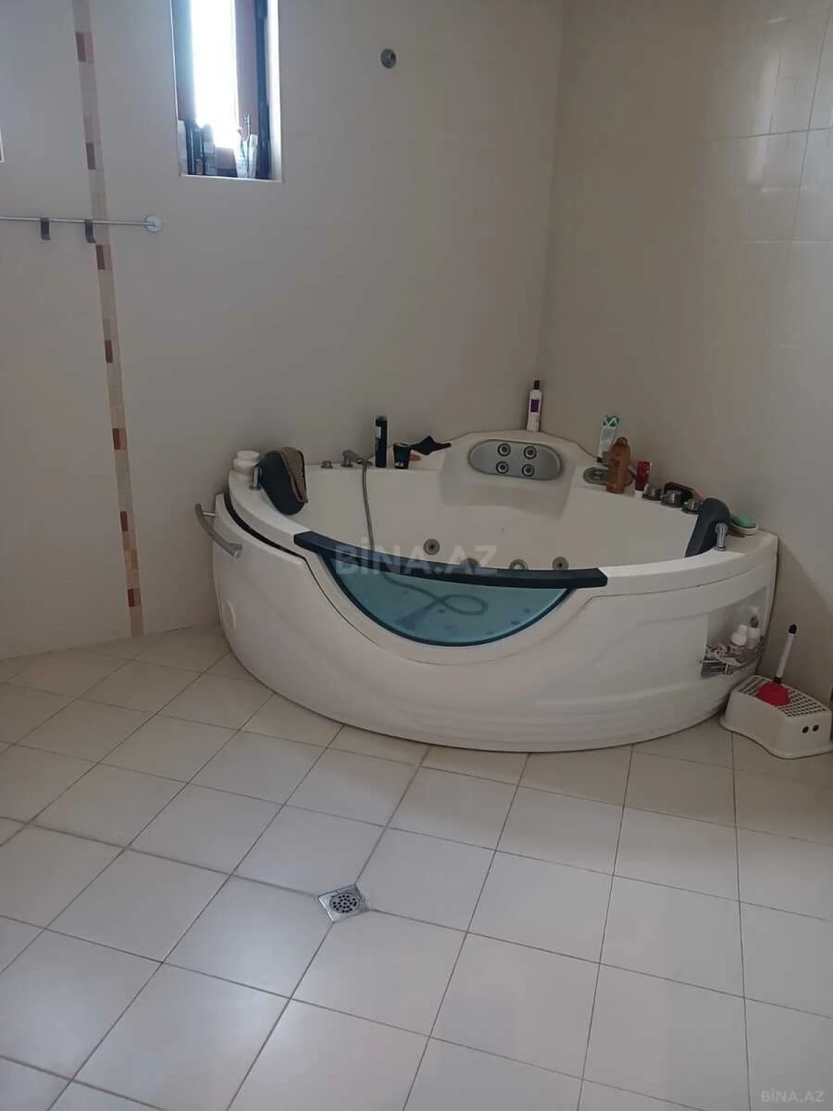 Satılır 7 otaqlı həyət evi 500 m²