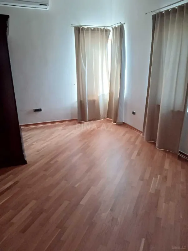 Satılır 7 otaqlı həyət evi 500 m²