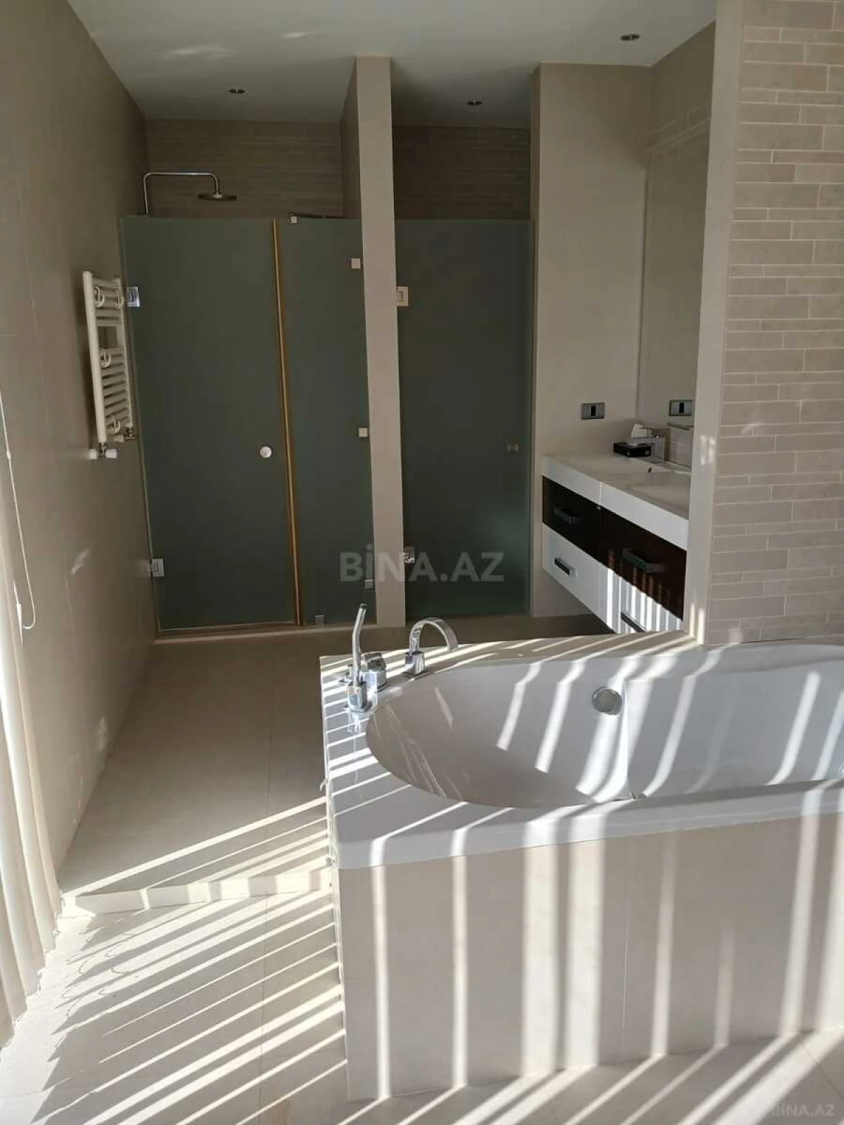 Satılır 7 otaqlı həyət evi 500 m²