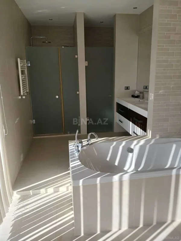 Satılır 7 otaqlı həyət evi 500 m²