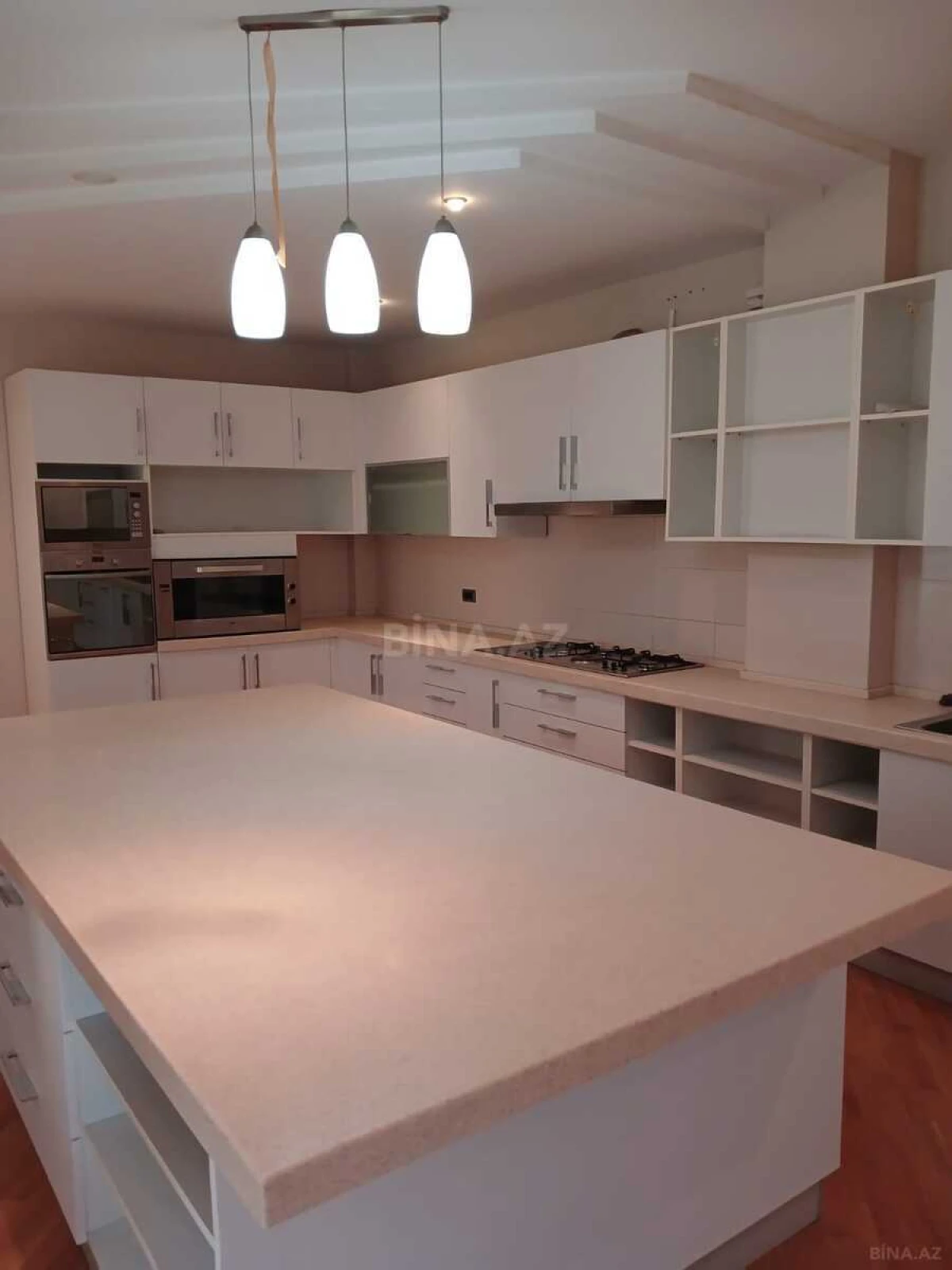 Satılır 7 otaqlı həyət evi 500 m²