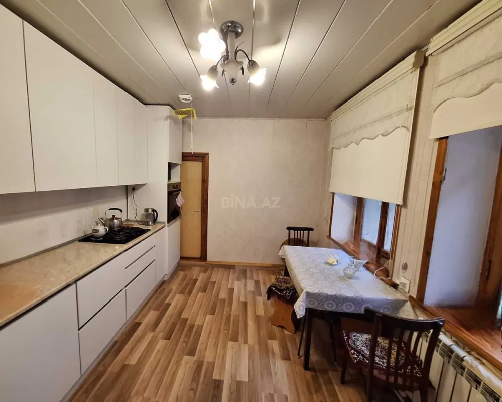 Satılır 6 otaqlı həyət evi 100 m²