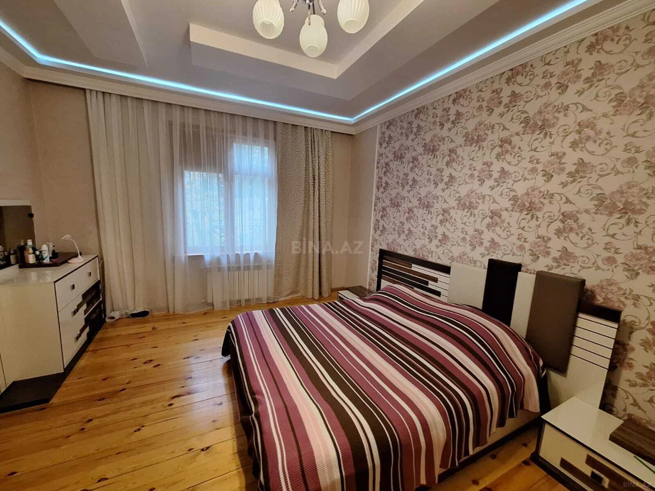 Satılır 6 otaqlı həyət evi 100 m²