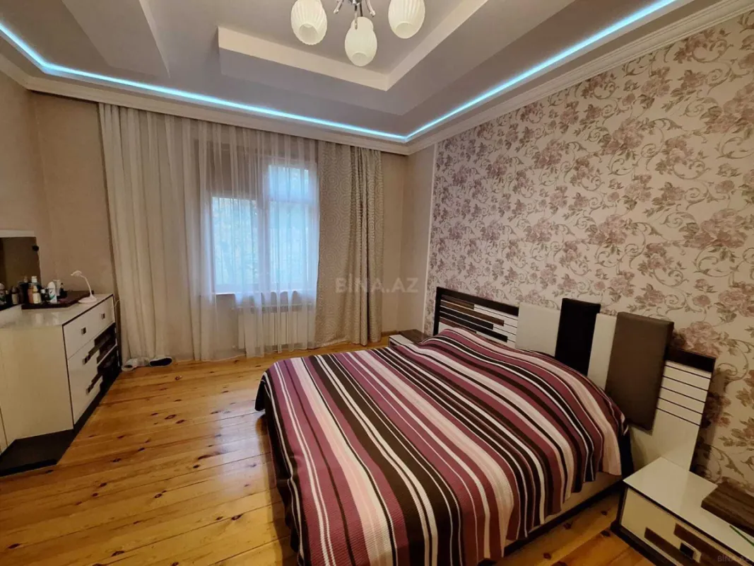 Satılır 6 otaqlı həyət evi 100 m²
