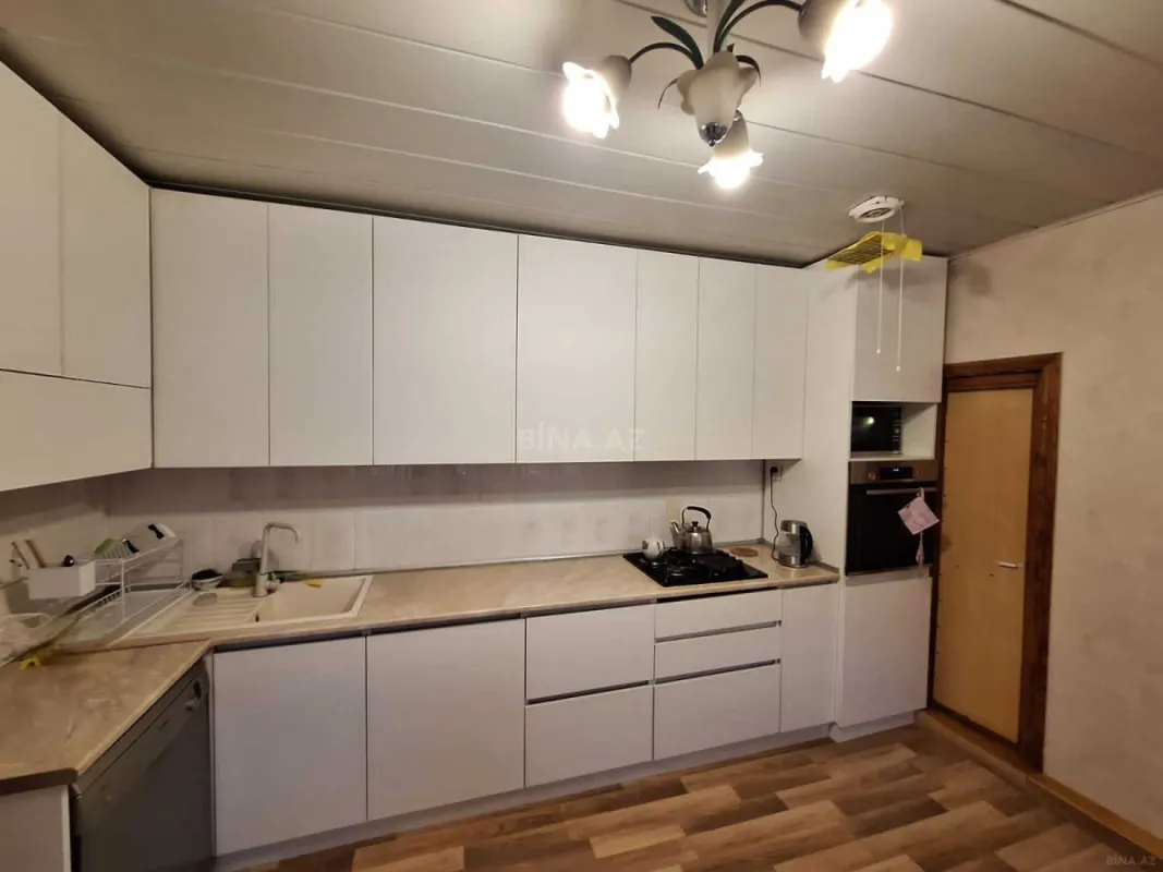 Satılır 6 otaqlı həyət evi 100 m²