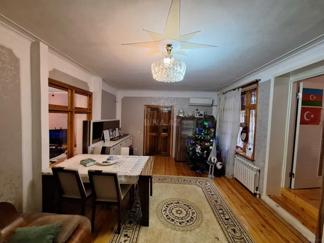 Satılır 6 otaqlı həyət evi 100 m²