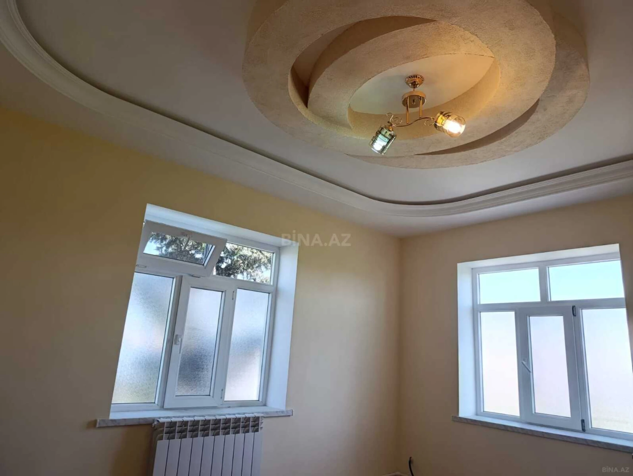 Satılır 5 otaqlı həyət evi 140 m²