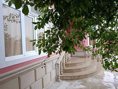 Satılır 5 otaqlı həyət evi 140 m²