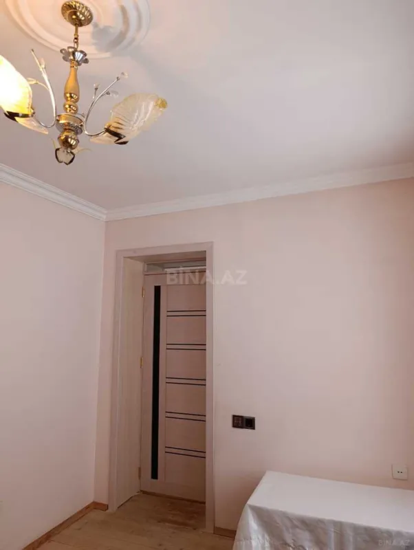 Satılır 5 otaqlı həyət evi 140 m²
