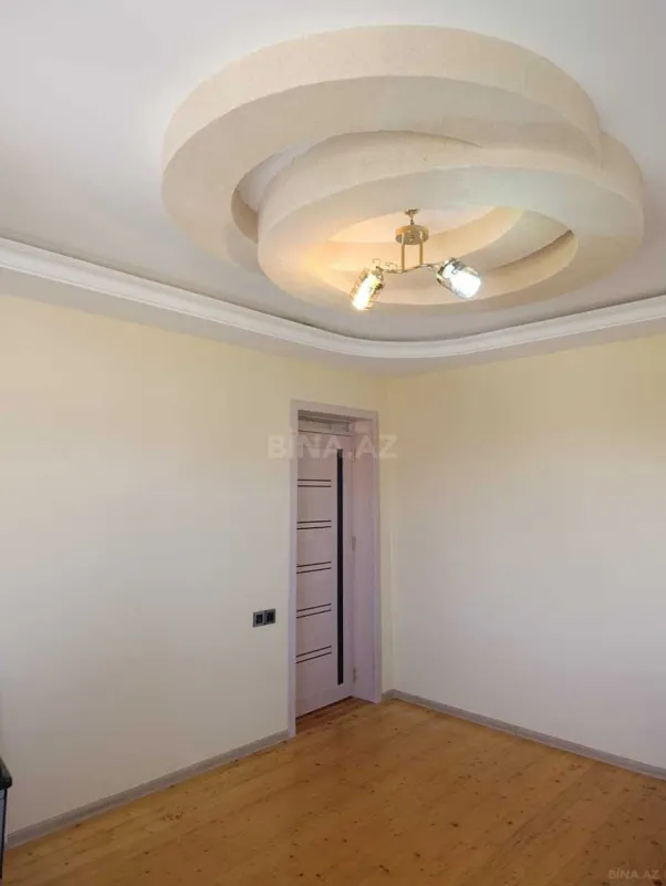 Satılır 5 otaqlı həyət evi 140 m²