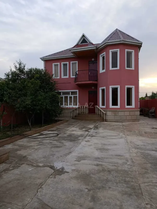 Satılır 5 otaqlı həyət evi 140 m²