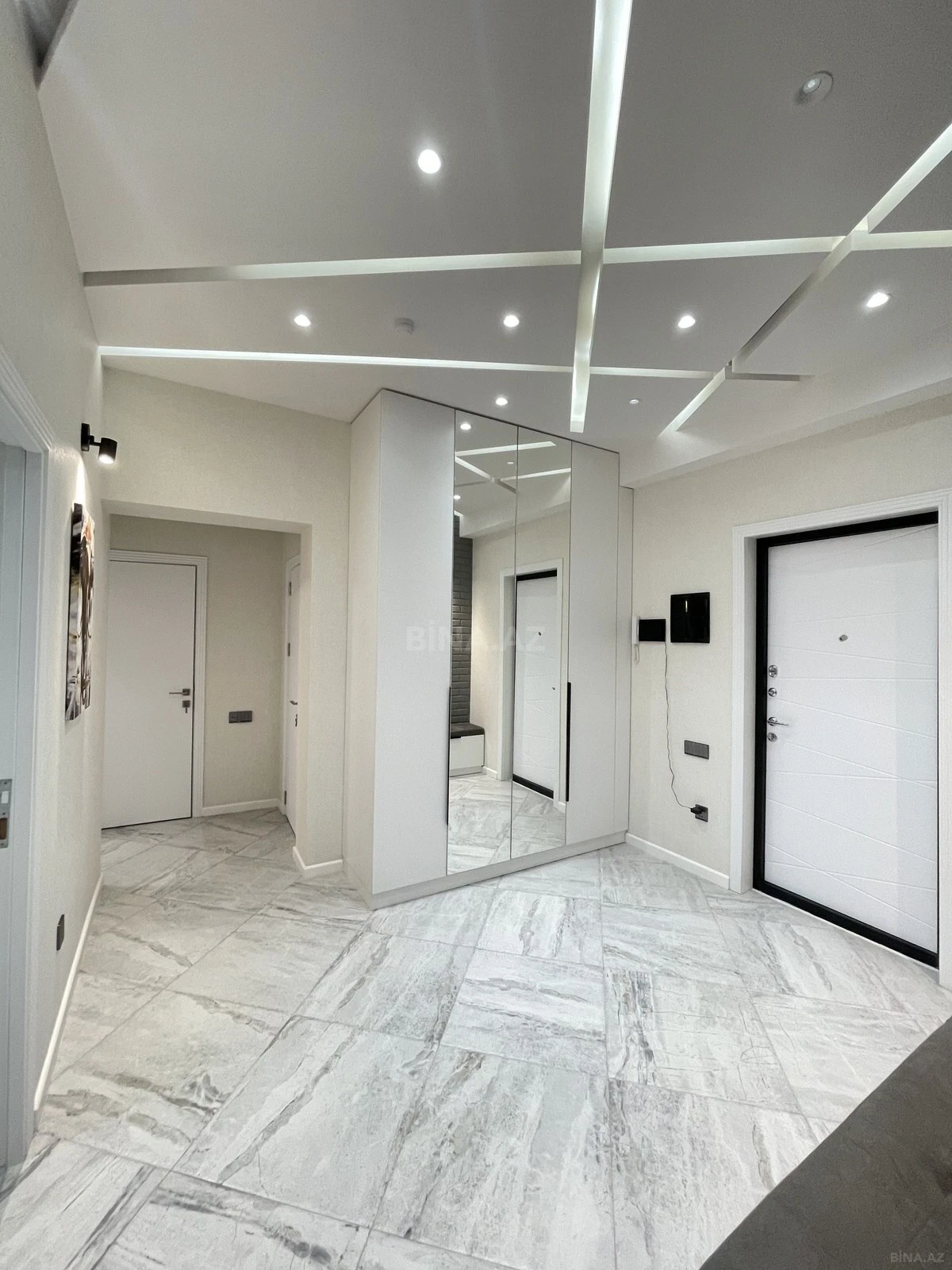 Satılır 3 otaqlı mənzil 90 m²