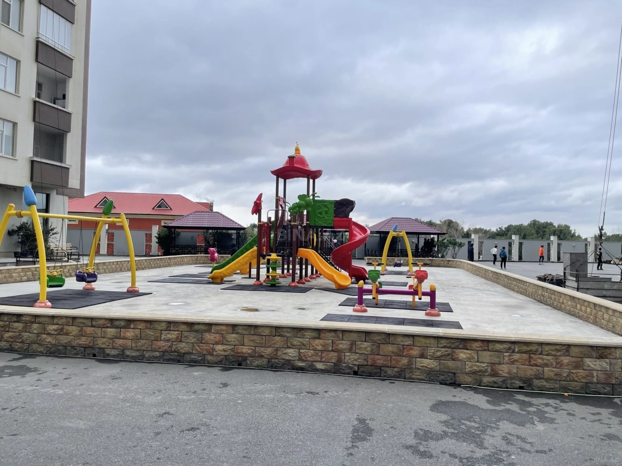 Satılır 3 otaqlı mənzil 90 m²