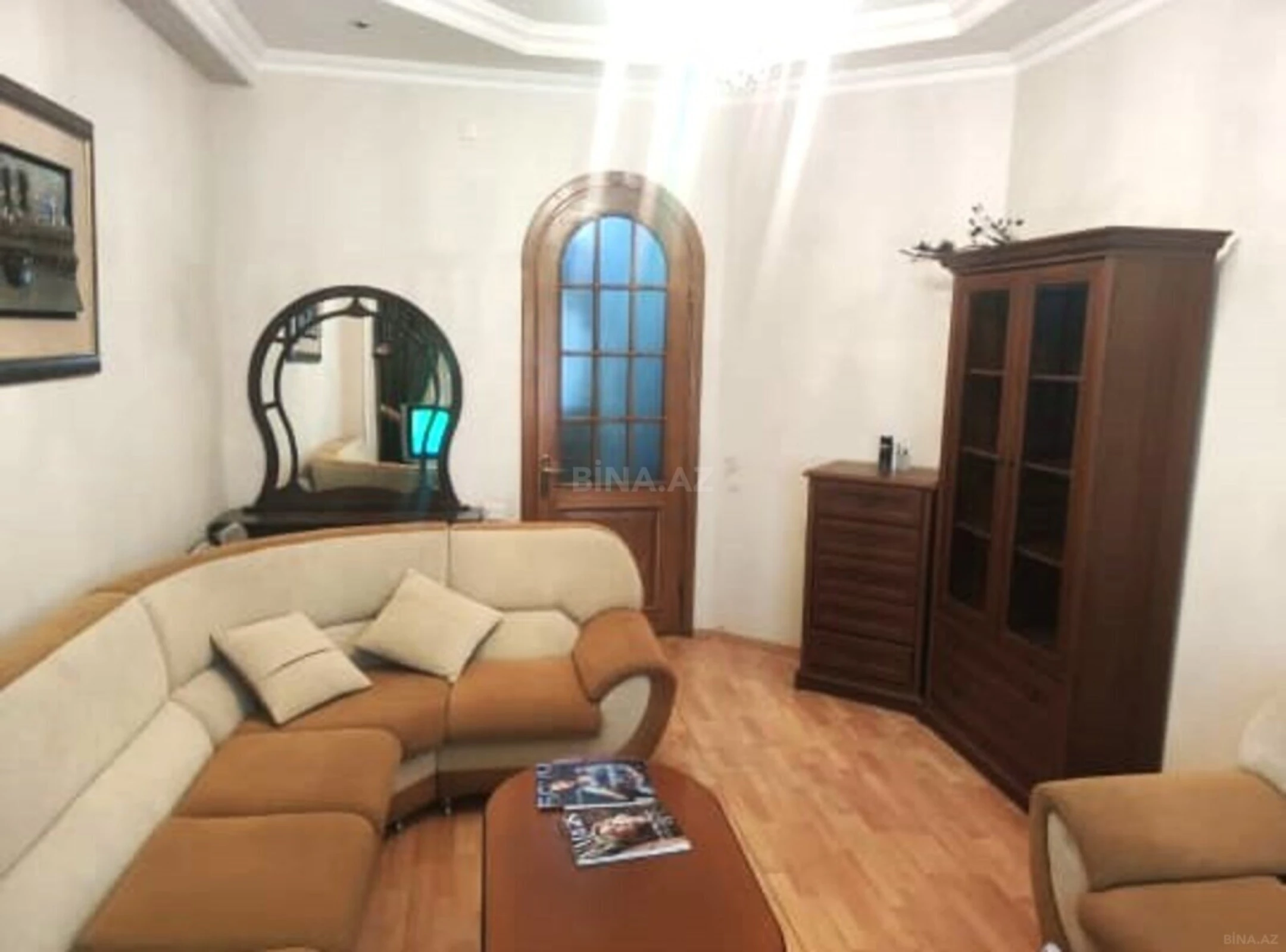 Kirayə verilir 2 otaqlı mənzil 60 m²