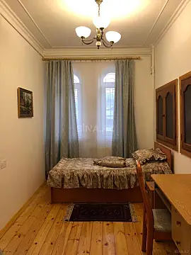 Kirayə verilir 3 otaqlı mənzil 140 m²