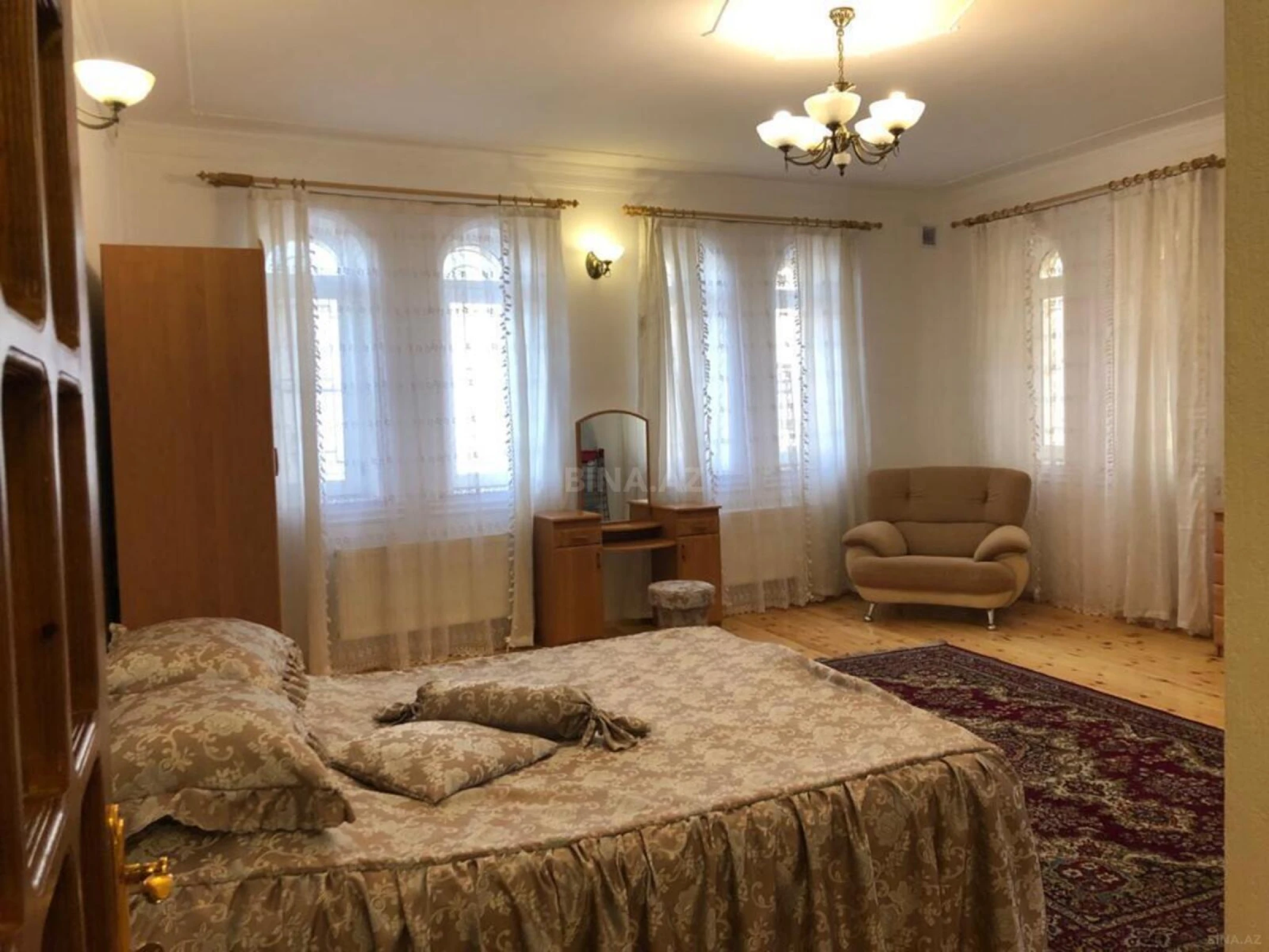 Kirayə verilir 3 otaqlı mənzil 140 m²