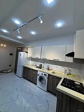 Kirayə verilir 2 otaqlı mənzil 70 m²
