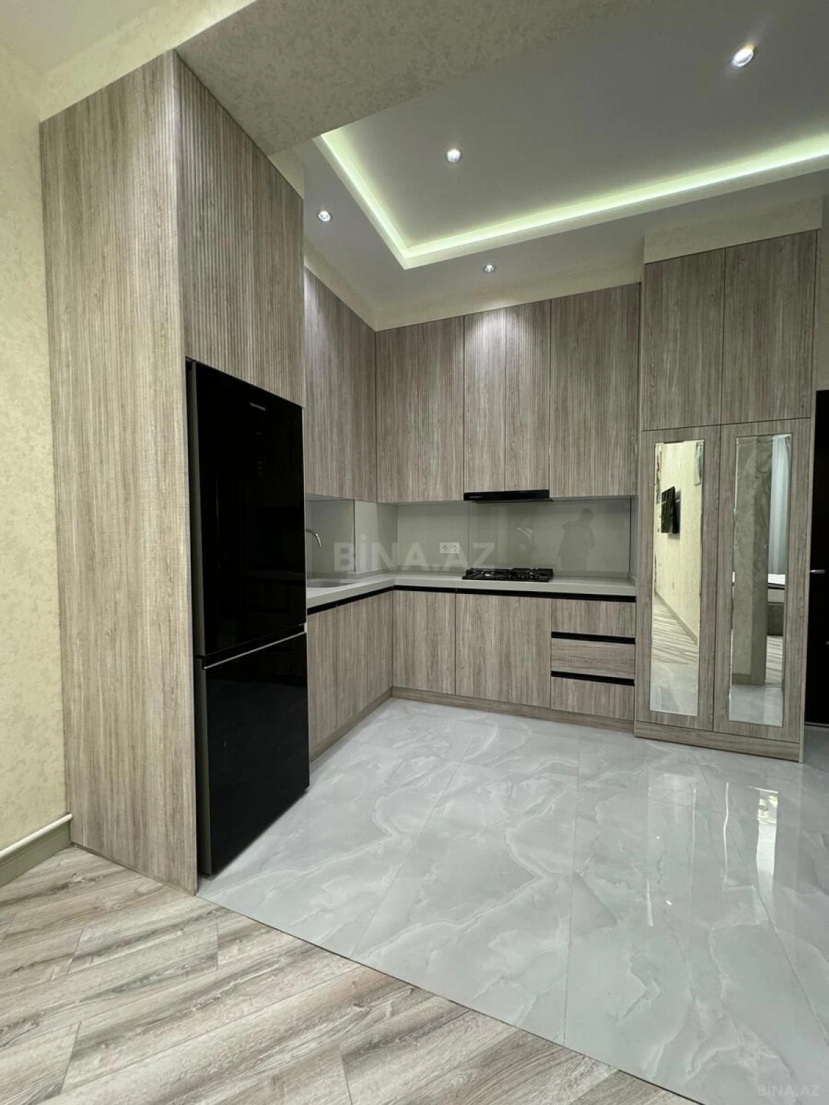 Kirayə verilir 2 otaqlı mənzil 75 m²