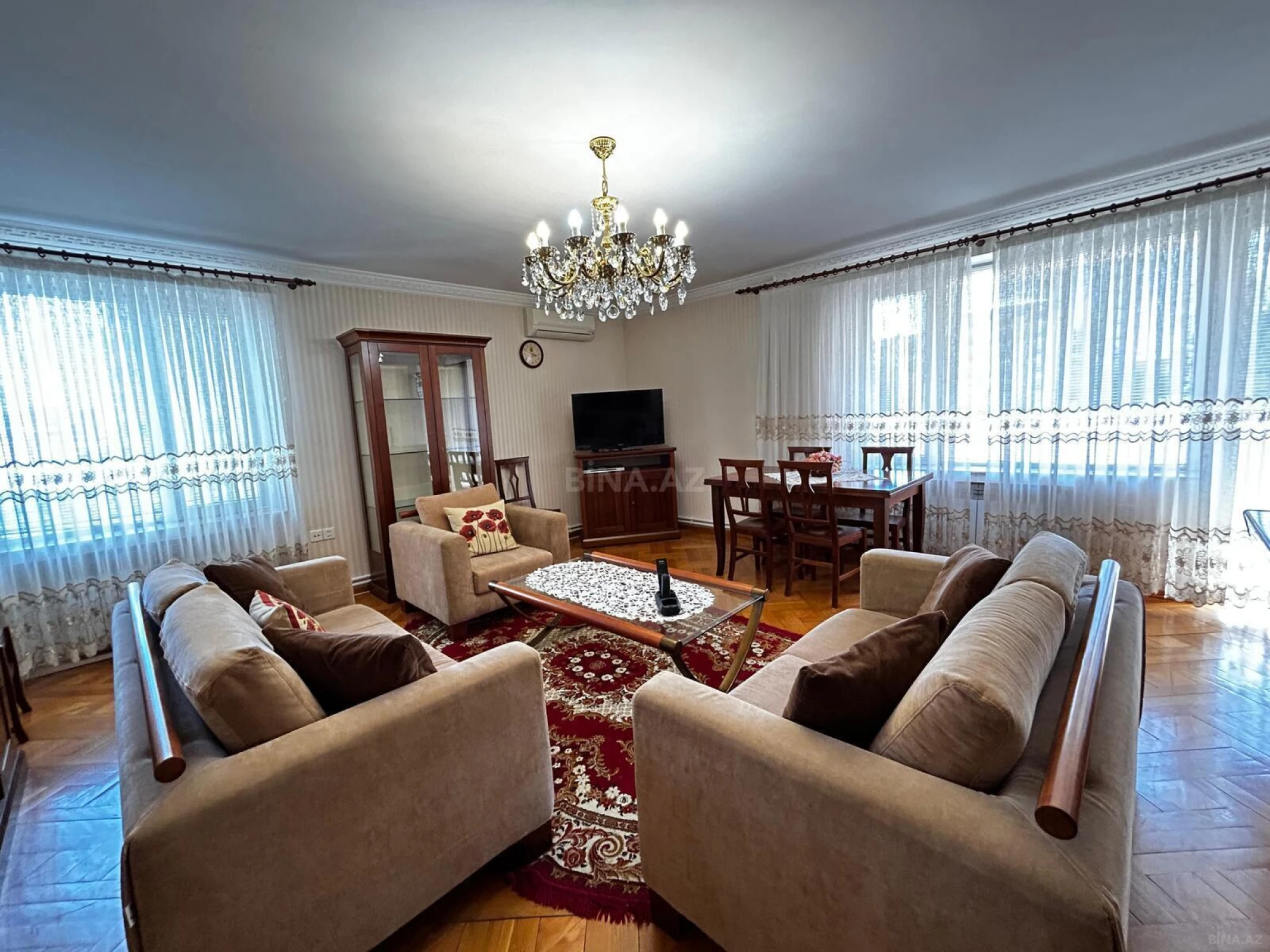 Kirayə verilir 4 otaqlı mənzil 170 m²