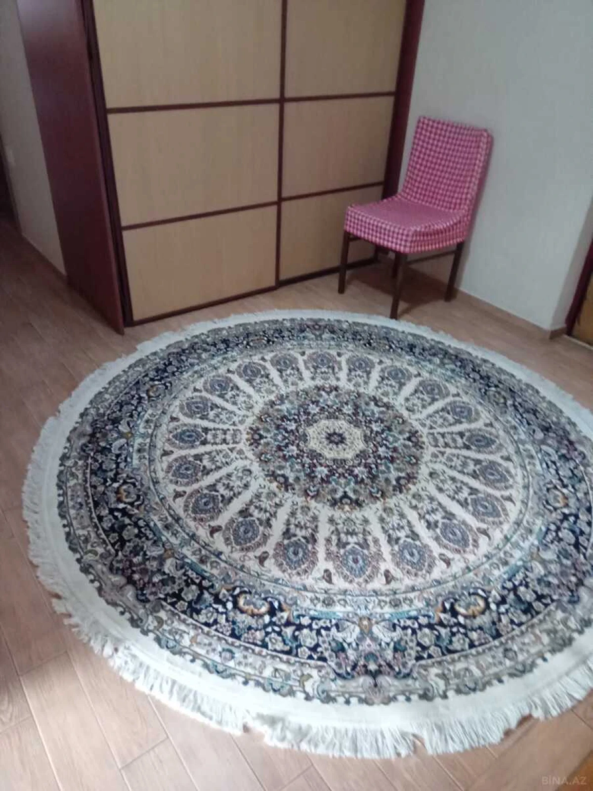 Kirayə verilir 4 otaqlı mənzil 170 m²