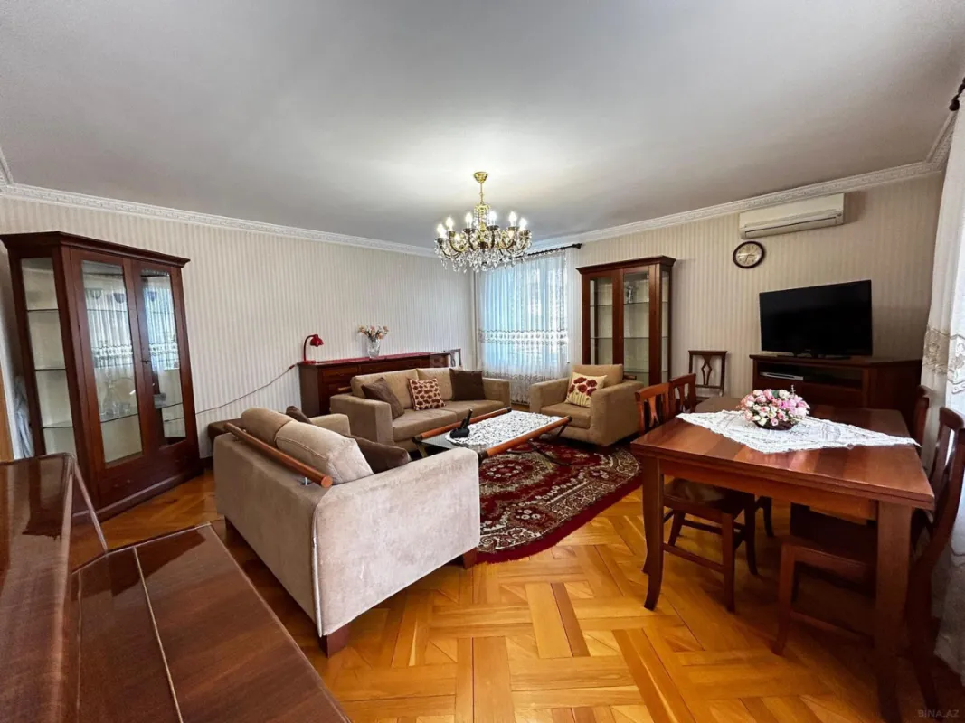 Kirayə verilir 4 otaqlı mənzil 170 m²