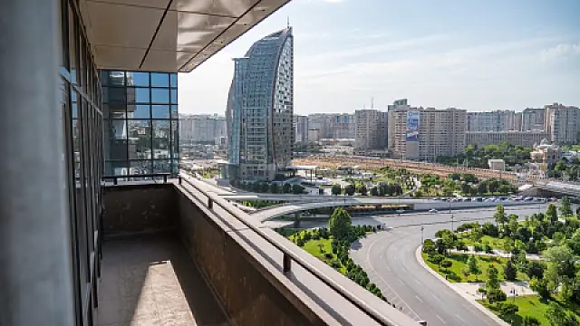 Satılır 2 otaqlı mənzil 93 m²