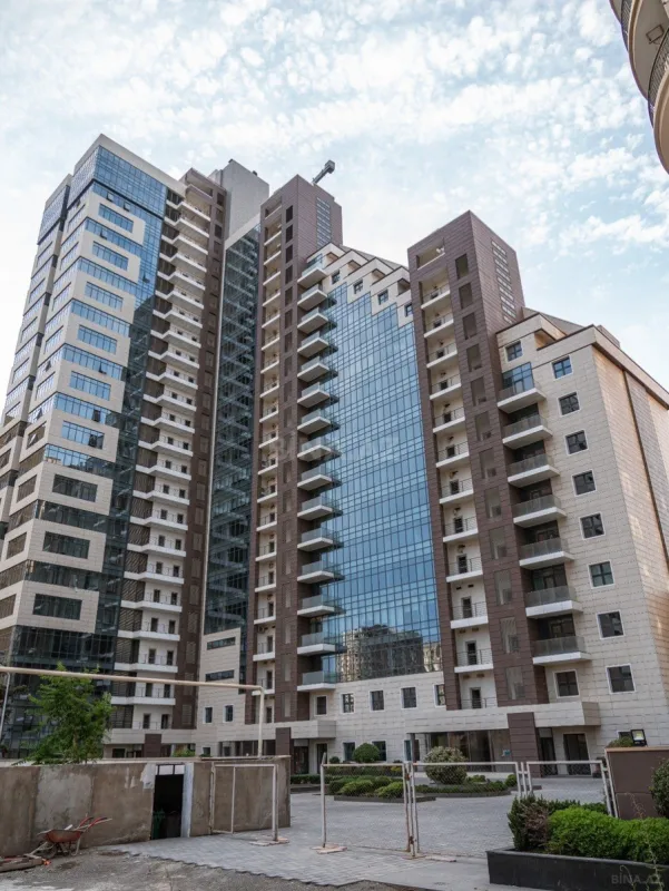 Satılır 2 otaqlı mənzil 93 m²