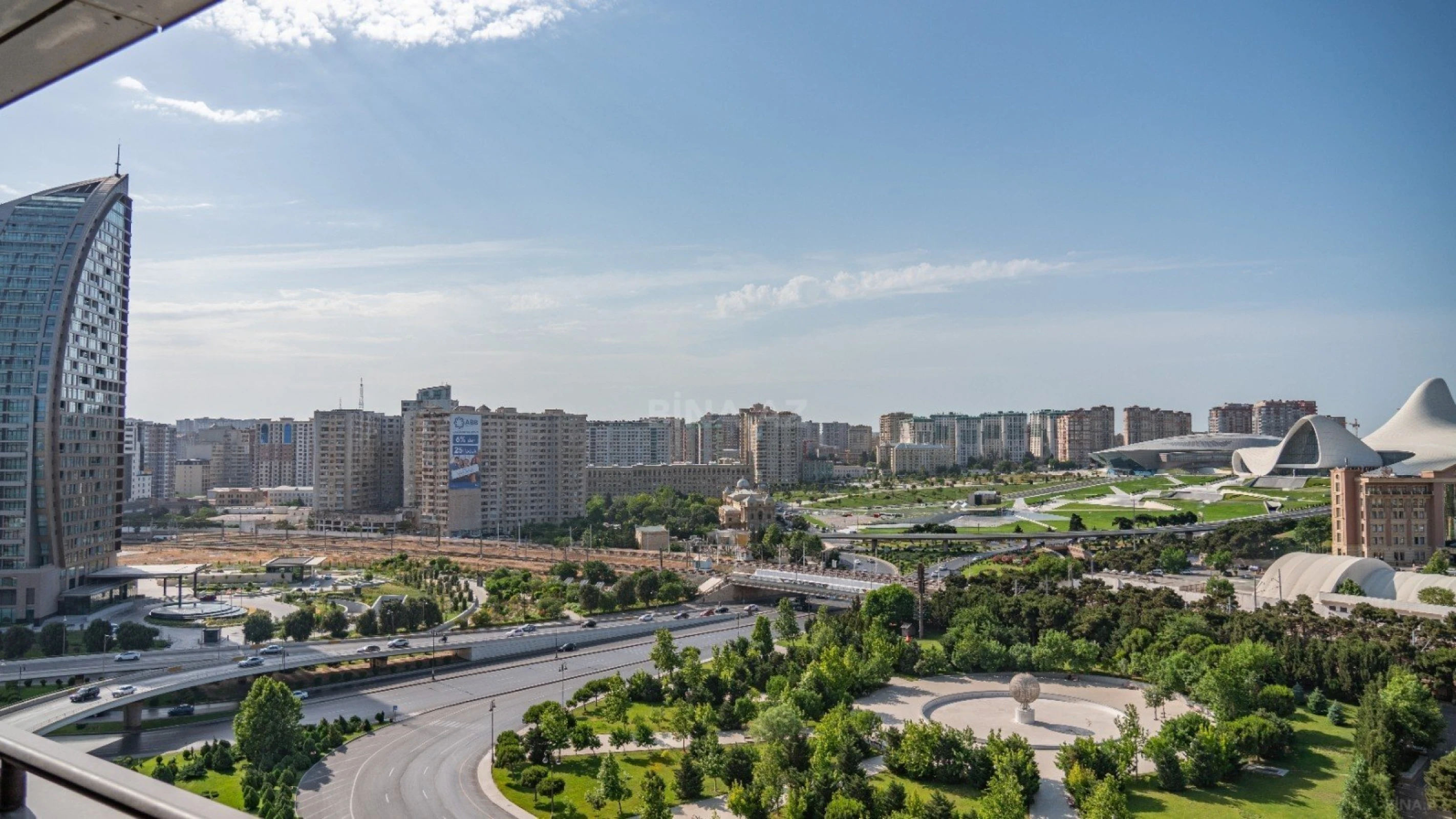 Satılır 2 otaqlı mənzil 93 m²