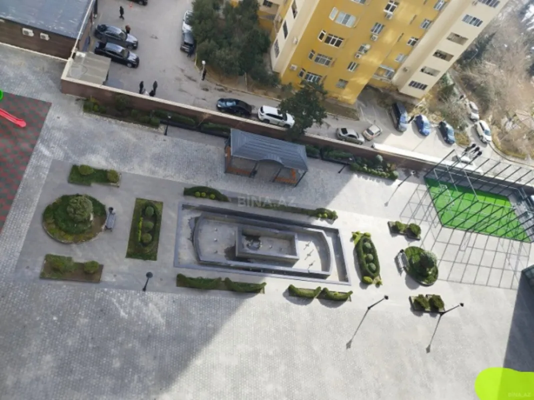 Satılır 2 otaqlı mənzil 93 m²