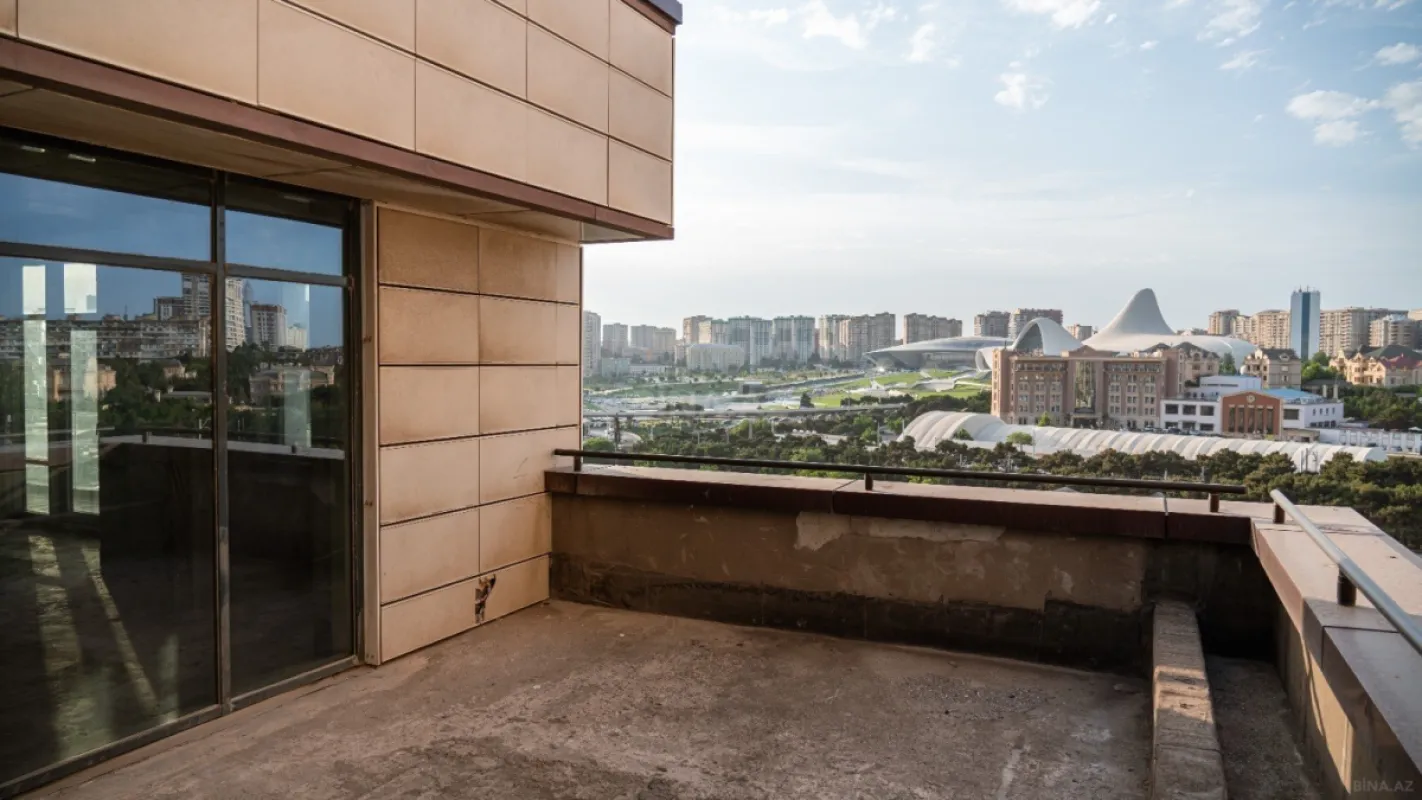 Satılır 2 otaqlı mənzil 93 m²