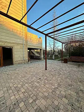 Satılır 6 otaqlı həyət evi 600 m²