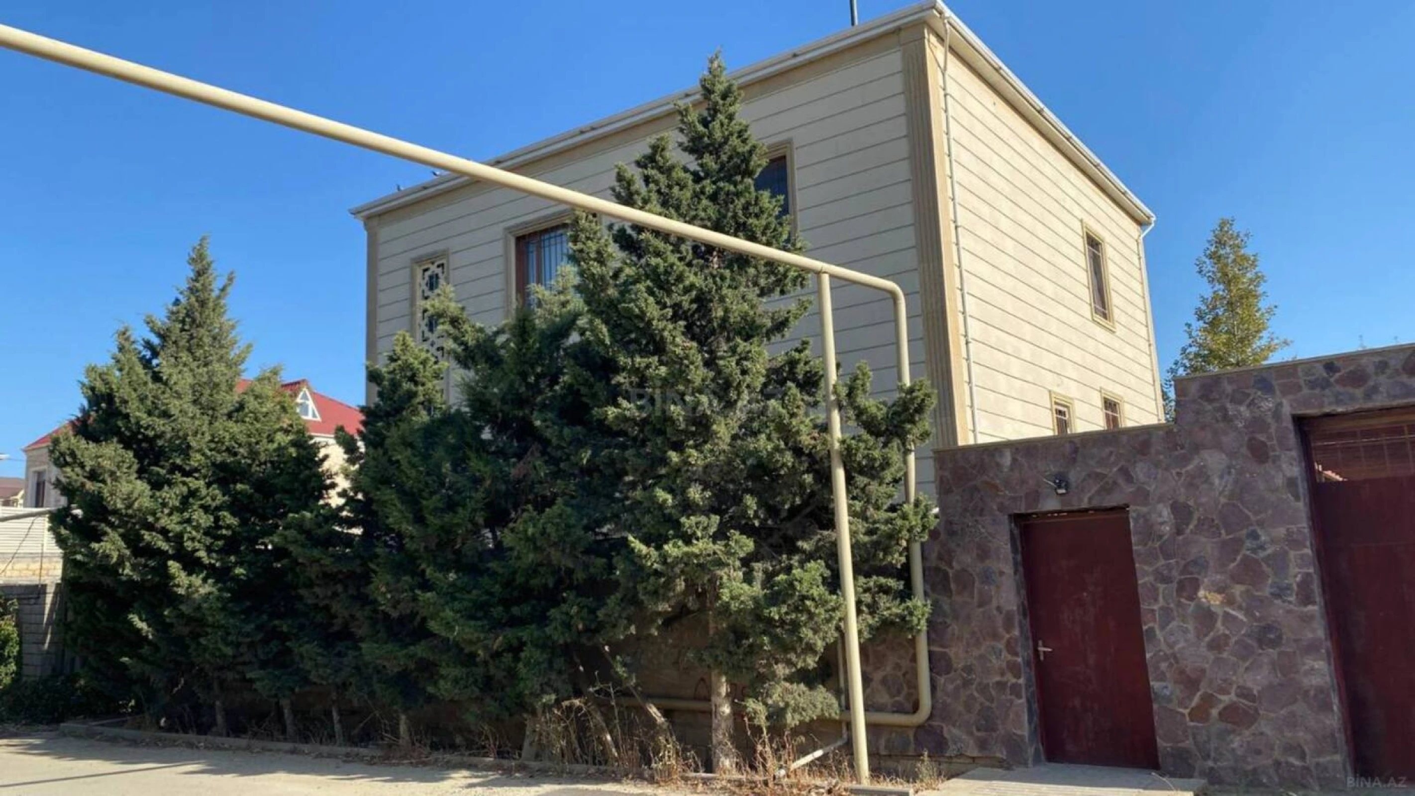 Satılır 6 otaqlı həyət evi 600 m²