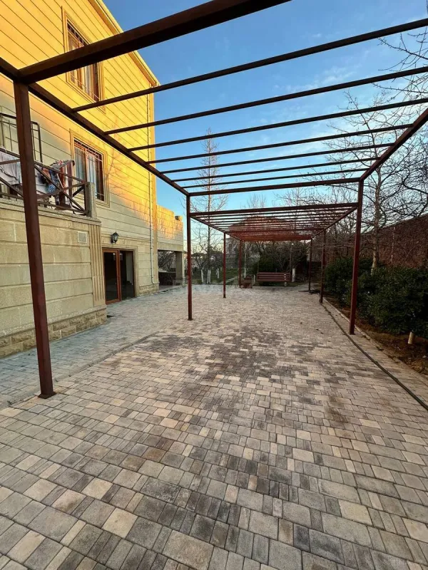 Satılır 6 otaqlı həyət evi 600 m²